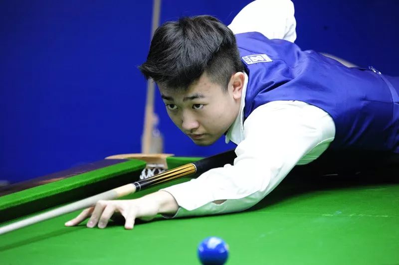 前者稍占上 前者稍占上