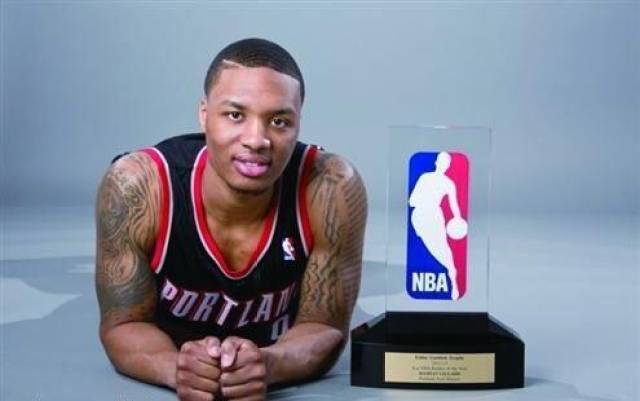 他以坚韧的 他以坚韧的