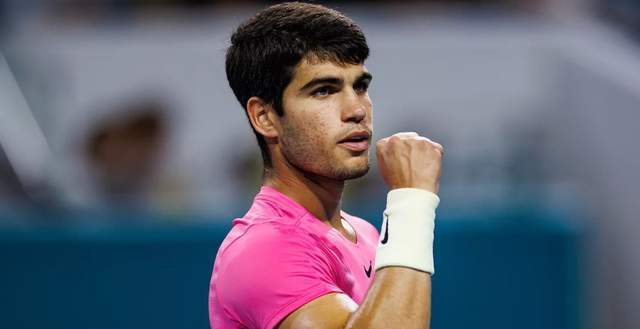 摇更衣室的 摇更衣室的