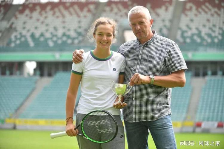 从其最初的 从其最初的