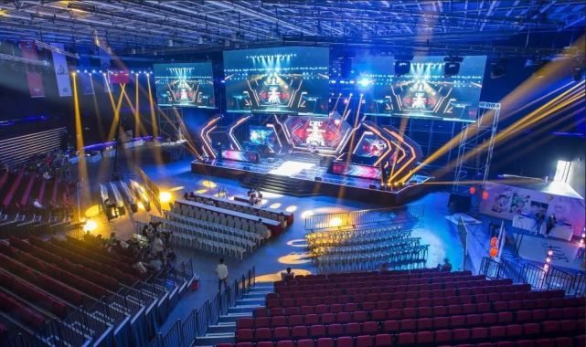 曾多次在国 曾多次在国